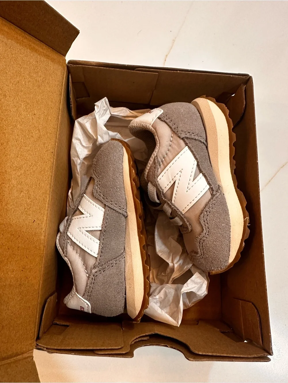 New Balance 237 Bungee Infants Size 3 Gray Beige Slip On Sneakers Shoe With Box